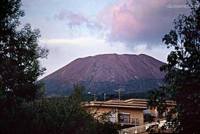 维苏威火山：意大利的活火山探险之旅