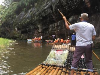 福建泰宁大金湖：峡谷漂流新体验，尽享原始生态之美