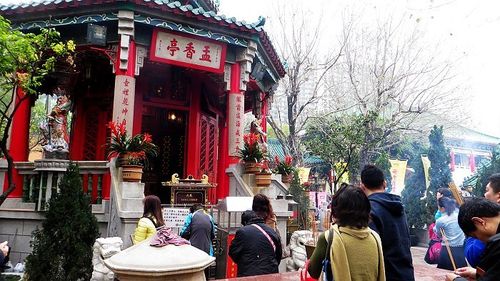 黄大仙祠：香火旺盛的圣地之旅