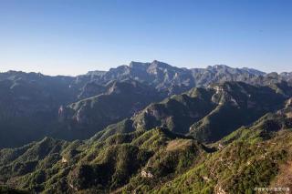 春湾风景区：群山之间的自然奇观与影视拍摄天堂