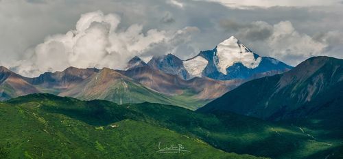 探访岷山主峰雪宝顶：藏族圣山与道教佛教圣地