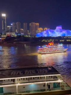 重庆朝天门：两江交汇的文化符号，夜景璀璨的旅游胜地