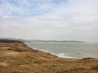 浪漫之旅：探索龙海镇海角的无尽海景与诗意氛围