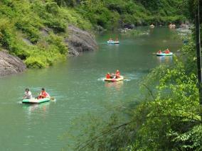 惠东南山漂流：激流勇进，尽享自然之美