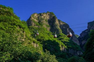 十渡东湖港风景区：探访幽谷叠瀑、檀林氧吧的胜地