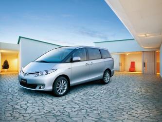 Toyota Previa: 空间魔术师，灵活出行的理想选择