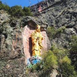 江南悬空寺：大慈岩寺，悬挂在悬崖上的佛教胜地