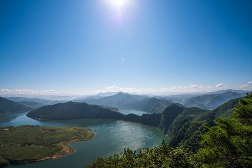 鸭绿江国境旅游区：边境风光与江南景色的完美融合