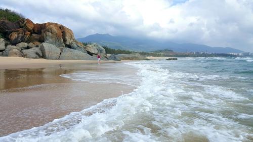 香水湾：海南岛的沙漠景观与香气湖泊