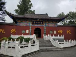 葫芦山旅游风景区：天然氧吧与禅意佛境的完美融合