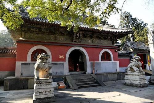 戒台寺：京西的佛教园林，历史深厚的戒坛和静谧的拜佛祈福之地